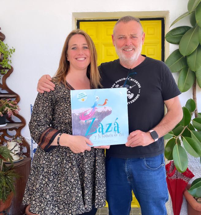 CAQMReconforte's tweet photo. Seguimos recomendando #Zazá, esta vez en manos de @Carbonellsg y @sandramarhuja. Si aún no te has animado, recuerda que está a tu alcance, pídelo en tu librería más cercana o en La Casa del Libro. Si ya lo has leído, ¡regala Zazá! 
 #CAQMR #paliativospediatricos https://t.co/LvPqgyoFDn