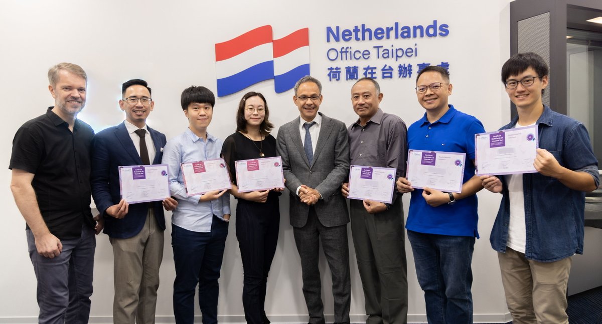 NLOT_Taiwan's tweet photo. This morning, together with the official examination partner #DUTCHAPPROACH, our Representative Guido Tielman presented certificates to 6 students who recently passed the exams for the Certificate in Dutch as a Foreign Language (Certificaat Nederlands als Vreemde Taal, #CNaVT). https://t.co/pdUL74A5s7
