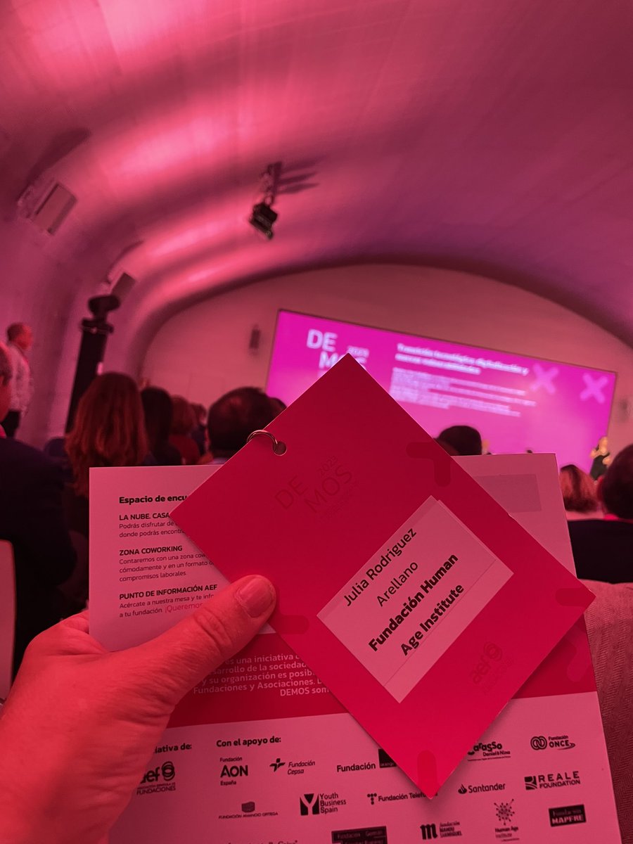 juliargueza's tweet photo. Un placer estar en #DEMOS2023 foro de referencia @AEF_fundaciones hablando de retos sociales, digitales, transición ecológica, empleo, innovación e impacto social d las #Fundaciones nueva realidad #sostenibilidad Desde @HumanAgeInsES os agradecemos un año más poderos acompañar! https://t.co/uBV6iH5pBx