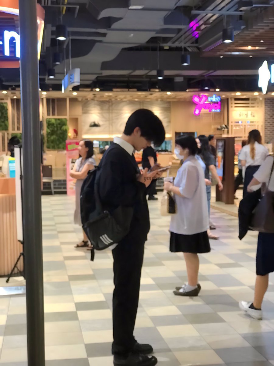 luvgem4th's tweet photo. my wishlist is… i want to meet him when he wears an outfit like this 😞😞 https://t.co/DMs9KUrWZ3