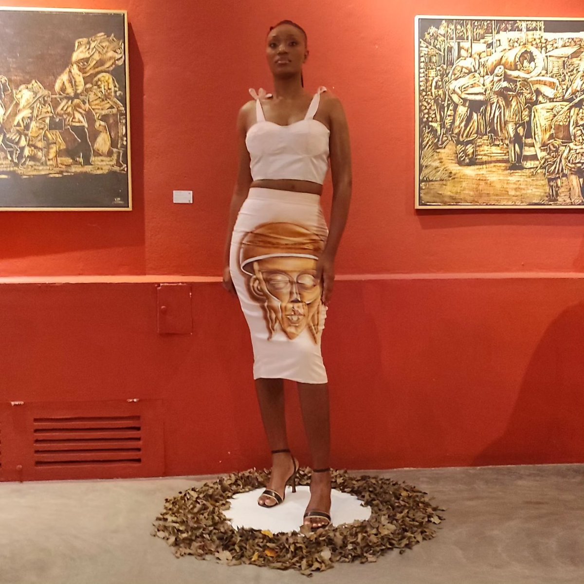 WATER NO GET ENEMY exposition en cours jusqu'au 07 octobre 
 #MbotiWeek 
#Espacedoualart 
#UnMomentMagique