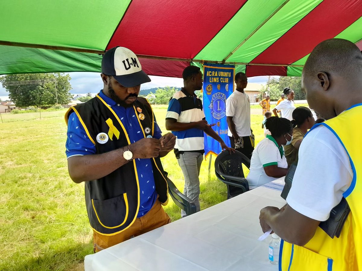 nkuranhyelions's tweet photo. On September 16,2023, we participated in a childhood cancer awareness, book donation and donation of medical supplies and signpost to the residents of Aveme, Danyigba , Volta Region.
#weserve
#kidnessmatters
#nkuranhyeleolions https://t.co/wW7LswaSMQ