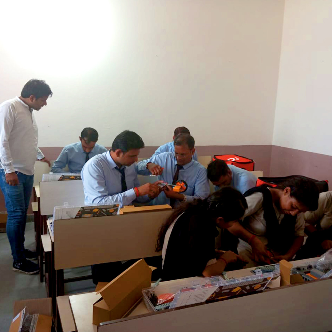 AvishkaarEdu's tweet image. Interactive teacher training session successfully conducted by Avishkaar at Dundlod Public School, Jhunjhunu branch.

📲 Checkout more about us here - rb.gy/7o1aw
.
#teachertraining #avishkaarrobotics #roboticskit #stemeducation