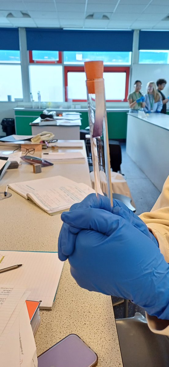 stw_science's tweet photo. It's sublime!
Mrs Raferty's @SWSixthForm class have been subliming iodine crystals by warming them with their hands #ChangeOfState #StateOfMatter #Sublimation #Chemistry https://t.co/okQTbHCwrv