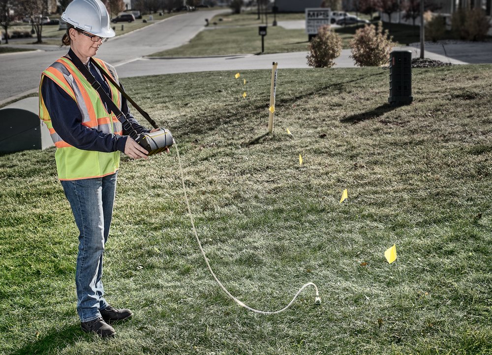SENSIT_USA's tweet photo. The TRAK-IT® PMD2 is revolutionizing the methane detection & leak grading industry! With TDLAS detection technology, this #AdvancedMethaneDetector is perfect for walking or vehicle applications. #SuperiorSafety #DataLeads #MethaneDetection #TRAKITPMD2 https://t.co/pkOdbPsX80 https://t.co/f7lNKIUPG5