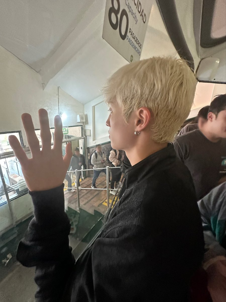 P1H_members's tweet photo. 그리고 언제나 고마워 기호라는 사람으로서 짊어진 짐들과 고민도 있을텐데 리더로서 팀으로서 짊어진 짐들과 고민들을 항상 먼저 생각하고 안고 보듬어주더라고 쉽지 않은 일일텐데 멋있어 👍 
#HappyKEEHODay

#P1Harmony #JONGSEOB https://t.co/dfYNEC6Sfo