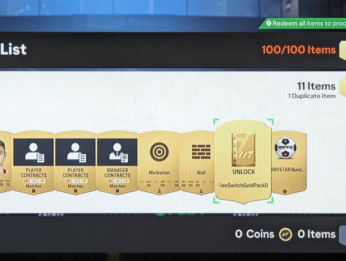 Fut_Arcade's tweet photo. @EAHelp can you sort this bug out? Said I got a redeemable pack out of another gold pack. Isn't showing but the store is showing I've got one. I just want to get rid of the dot showing I've got a pack. Any help would be appreciated https://t.co/UatYp7LUX1