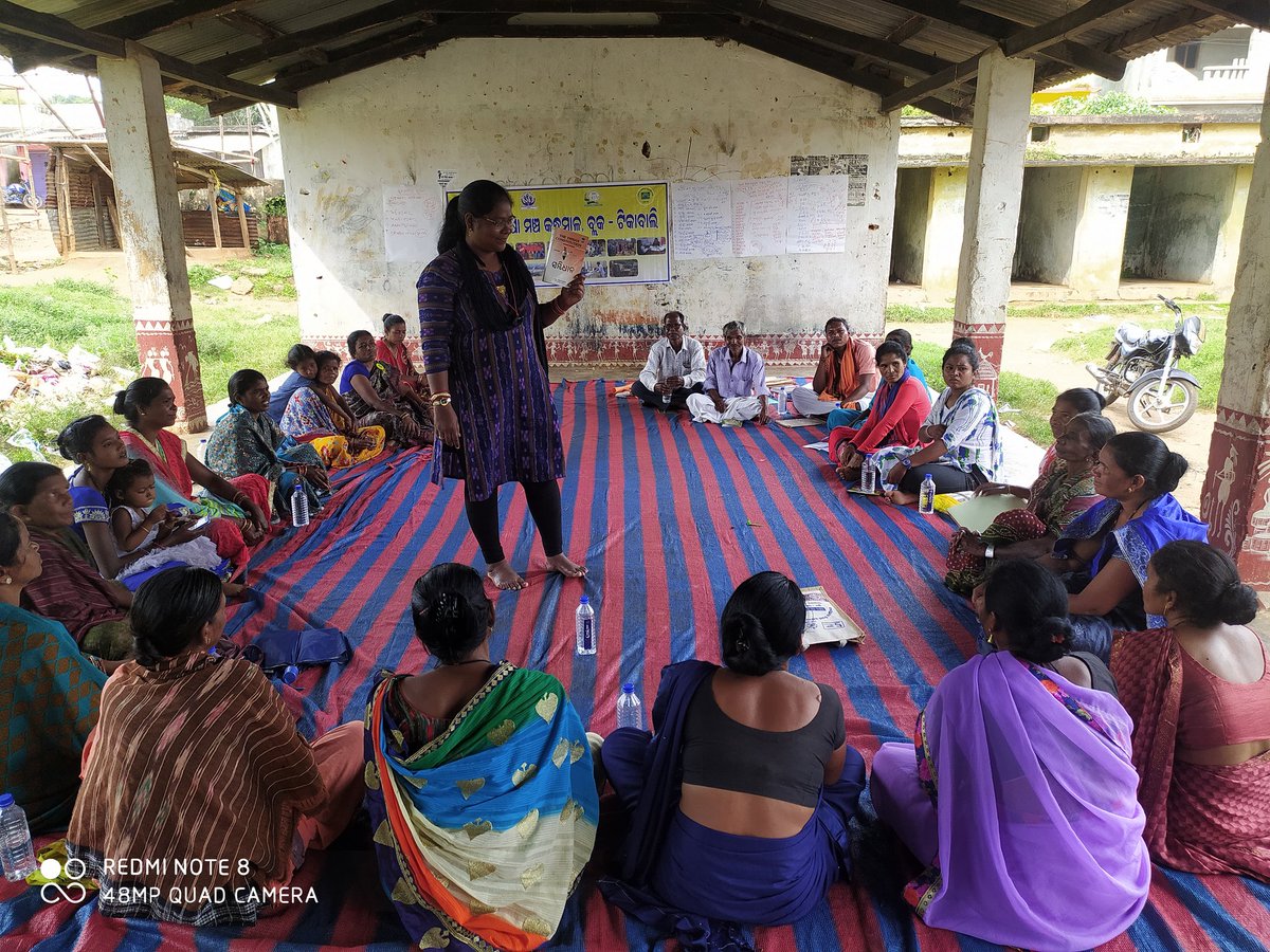 JSMKandhamal's tweet image. jeebika surakhaya manch, Tikabali BLC meeting was organised for strengthening and sustainability #AtamashaktiTrust #OSM #MSMO #12baje #empowerment#collectiveaction#traning