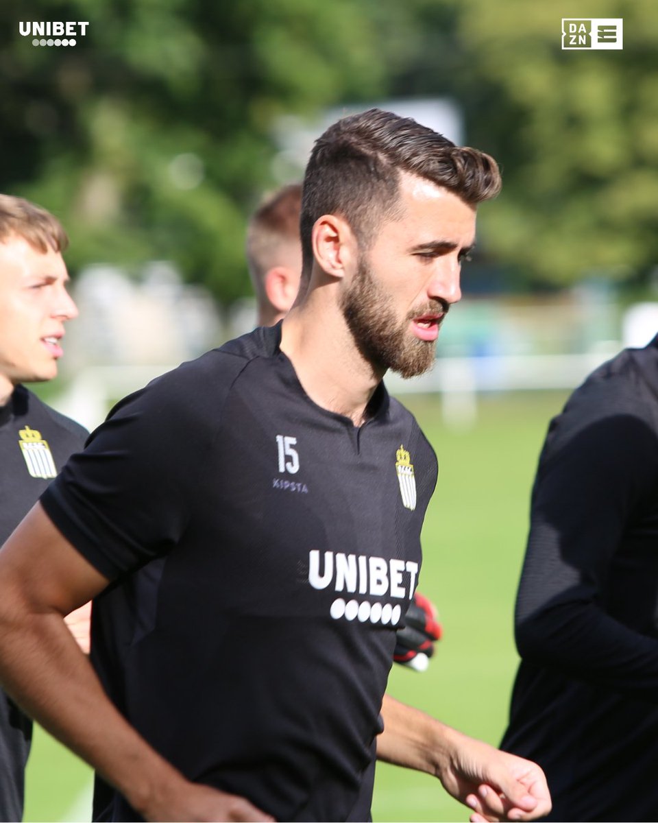 SportCharleroi's tweet photo. 𝐕-𝐄-𝐓-𝐋-𝐄 ⭐️

#RCSC #Charleroi #Unibet #Vetle #Dragsnes https://t.co/RLwlApI6DU