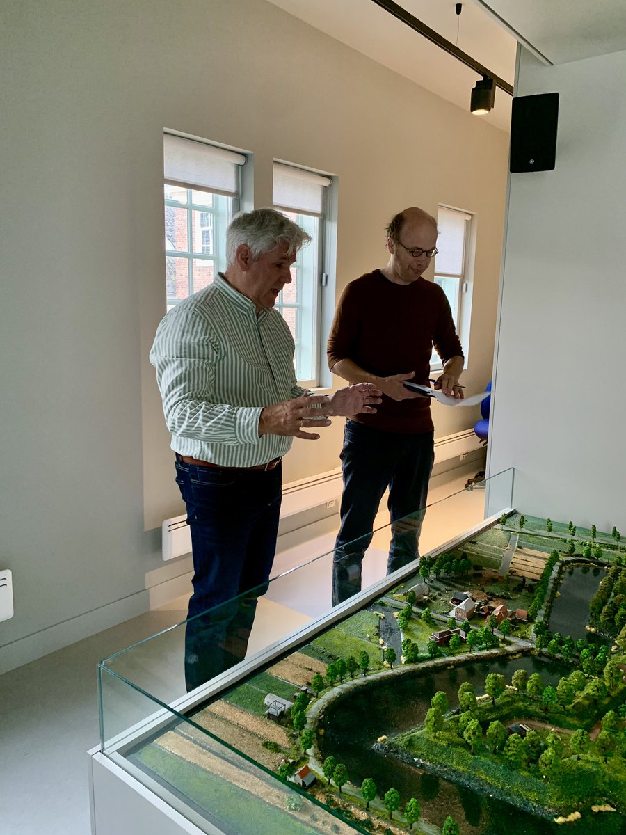 Vandaag <a href="/GeurtMouthaan/">Geurt Mouthaan</a> op bezoek in museum Nieuwpoort. In een nieuwe editie van ‘Langs de Lek’ besteedt hij aandacht aan Nieuwpoort. Het magazine verschijnt binnen enkele weken. Mooi dat <a href="/KontaktAlblas/">Het Kontakt Alblasserwaard</a> dit initiatief neemt.