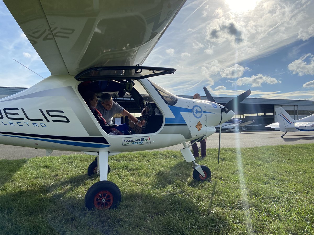 pipistrelEU's tweet photo. 📍 Chavenay Villepreux & Saint-Cyr-l'École
On day two of the Electric Tour of Ile de France, the Velis Electro made two pit stops!
It was exciting seeing the Velis Electro cover different regions of France, sustainably ✈ ☀
#Pipistrel #Electrictour #Sustainableaviation https://t.co/jvHsyhMqAM