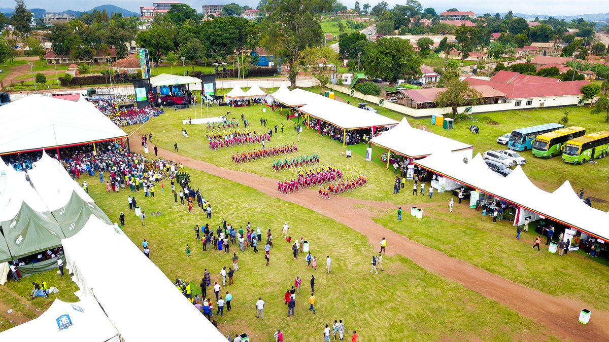 osmuganda's tweet photo. Aerial view of Boma grounds in #BunyoroRegion, where we have gathered to celebrate #WorldTourismDay23 and discuss ideas on promoting tourism
Utilizing #drone technology in the tourism sector, capturing beautiful aerial views, beautiful sceneries,...
Photo credit: @andy_kanshe https://t.co/XynbZhKJy9