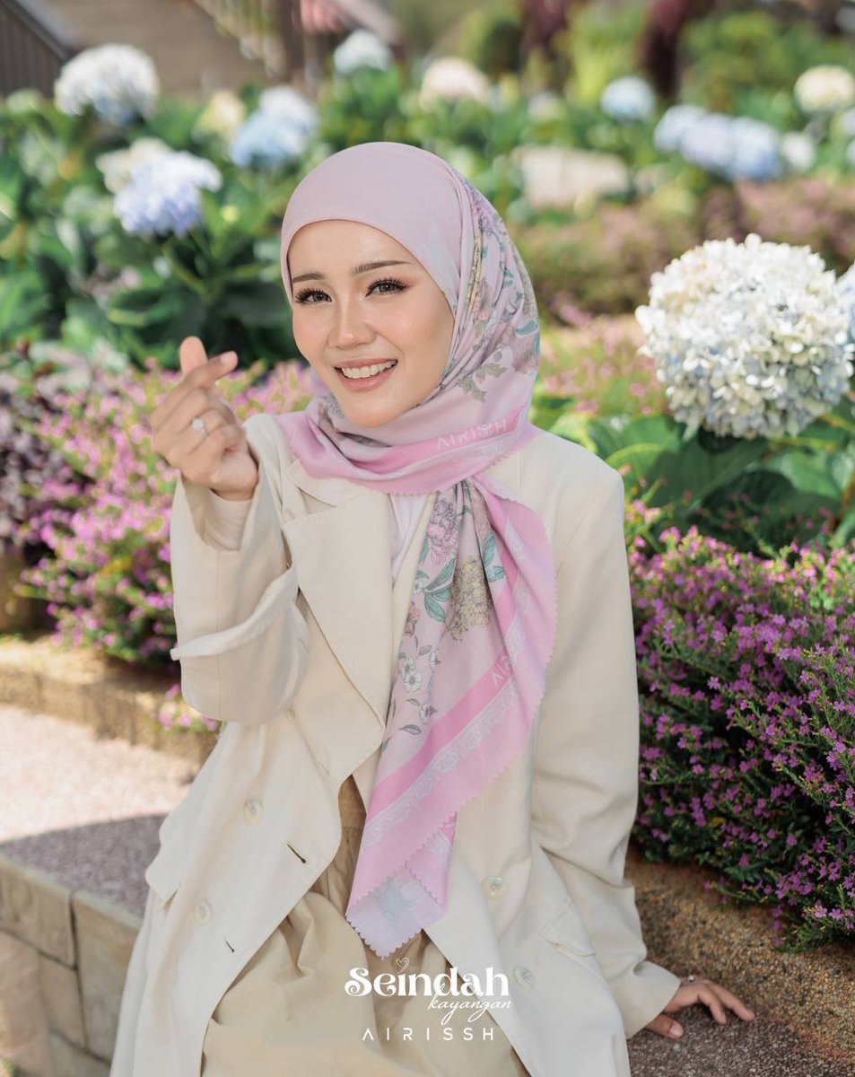 BBOSSExclusive1's tweet photo. Tadaaaaaa….
Mini love dari Aton 🤍🥰

Sweet la Bella ni bila tengok lama2… 🥰

Save The Date | Seindah Kayangan Live Launching | 7 Oct 2023 | 9.00 PM | Page AIRISSH https://t.co/VMpygc6fxs
