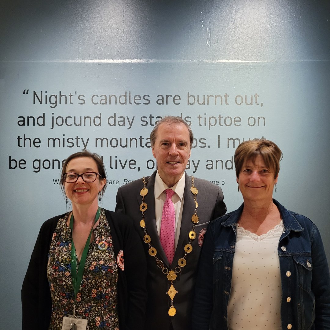 With Culture Night and the soft opening of our new exhibition Night's Candles Are Burnt Out, it's been a busy couple of days <a href="/HuntMuseum/">The Hunt Museum</a>!

Fab turnout for #CultureNight2023 last week with over 2,000 through the doors! In case you missed it...📸

#Limerick