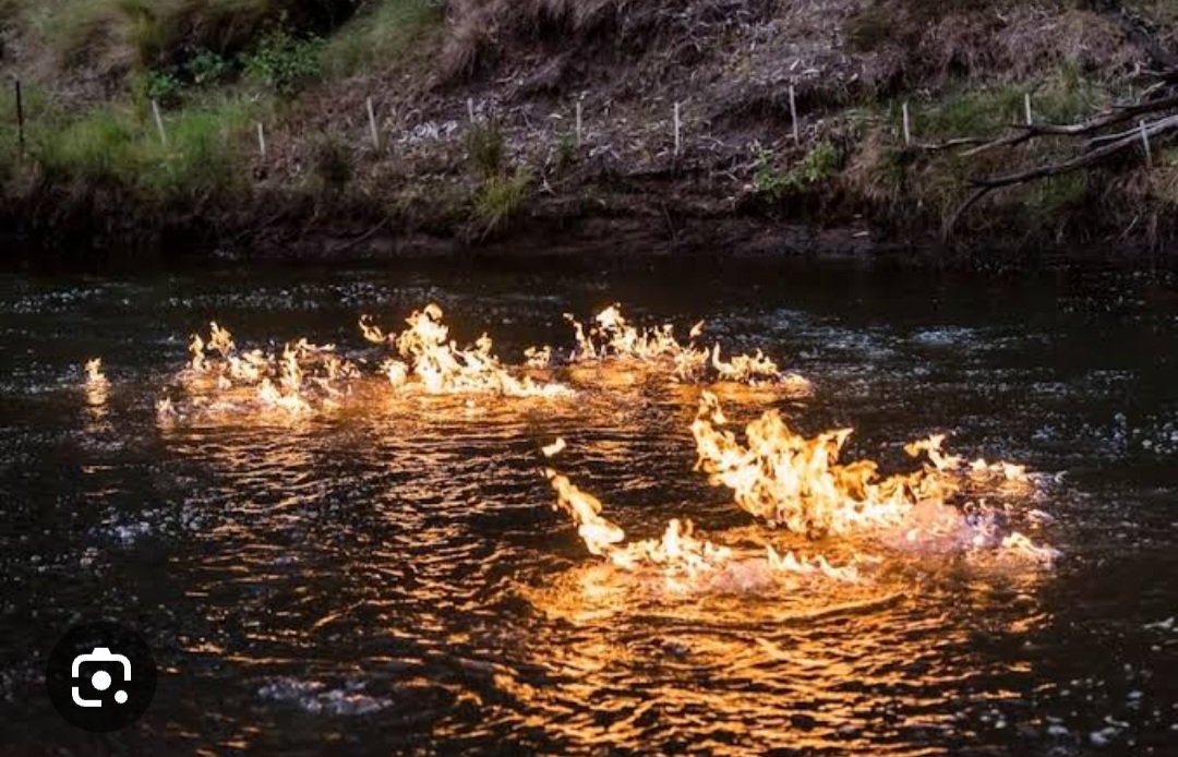 BalmainLiza's tweet photo. @NWGasPipeline @ChrisMinnsMP @ZronR @KatBarclay2 CSG has caused over 700 GAB water bores predicted to be inoperative due to a depleted water table. Gas migration is occurring in good quality aquifers including the MDB's Condamine Alluvium. CSG will be the death knell of regional Qld. Our children don't deserve this destruction! https://t.co/VljFOVejfM