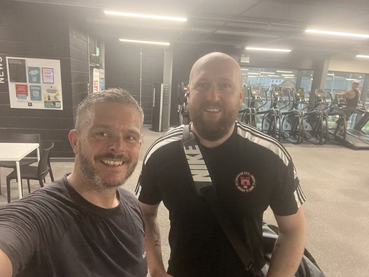 RobbieButlerMLA's tweet image. Even when you’re busted in the early morning, some people just make ya smile. My mate @Chapstermane from @mindyourbap fame. Time to revive the partnership maybe?