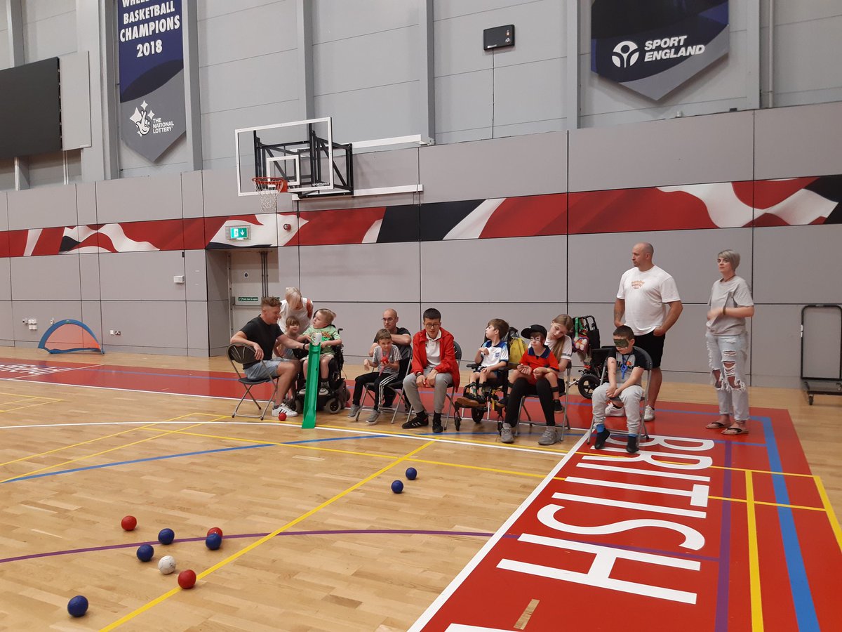 Love volunteering with <a href="/SheffieldSmash2/">Sheffield Smashers</a> ! #NationalBocciaDay #boccia #volunteering #Sportforall