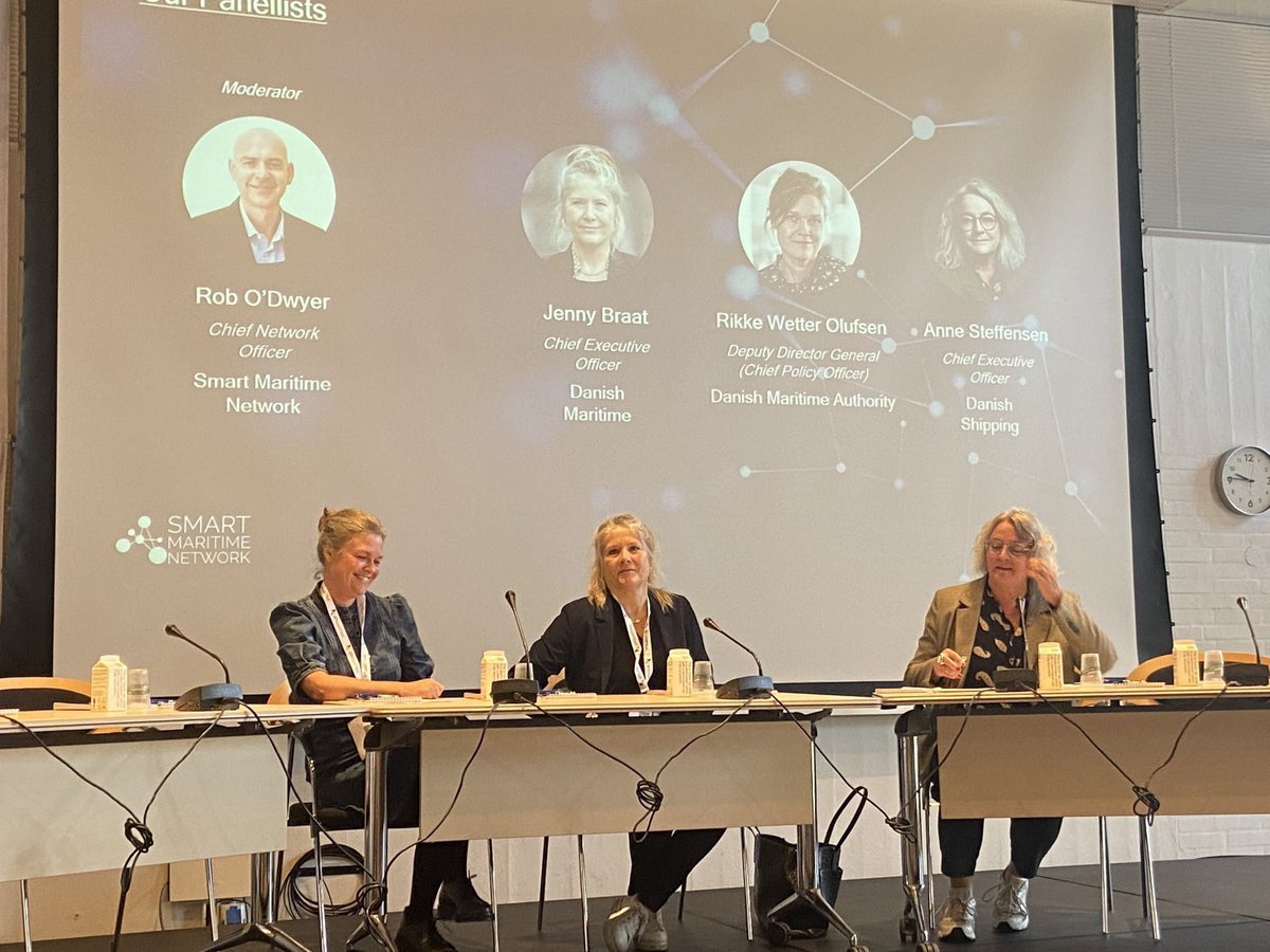 DirectorDKTrade's tweet photo. Great pleasure to open and co-host #SMAGIC together with @MaritimeSmart, @DMA_SFS, @DanishShipping, @DanishMaritime, #WISTADenmark, #BIMCO. Pleased to see so many representatives from the maritime industry discussing #greenfuel #greenshipping #maritimeinnovation #digitalisation https://t.co/zol8HDPcVY