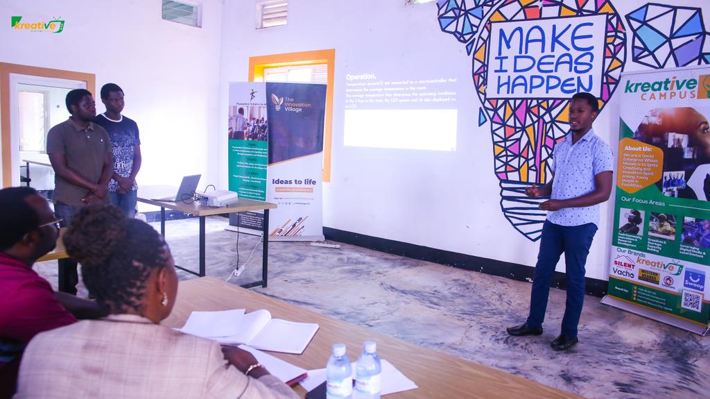 KreativeCampus's tweet photo. Team AuTec: Developing a system that monitors the temperature levels in stores of medical supplies to stop the cases of medical supplies getting defected.
#TechAdvanceInnovationChallenge
#TechAdvanceInternship https://t.co/EYln0q19J2
