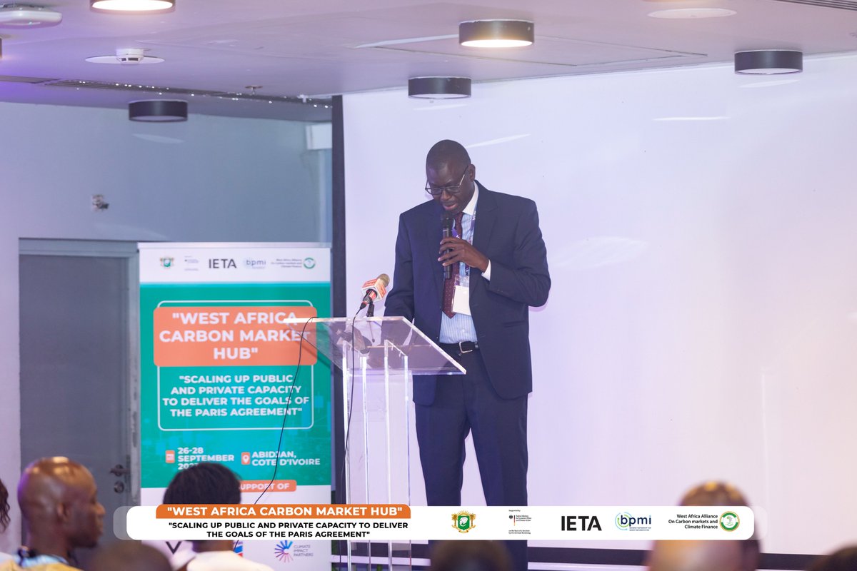 4africalliance's tweet photo. Inspiring words from @Ofallsarr  the Alliance Coordinator during the opening ceremony of the West Africa Carbon Market Hub!
We're committed to scaling up public and private capacity for a sustainable future aligned with the Paris Agreement's goals.
#WACMH #ParisAgreement https://t.co/KvwhwNAr5I