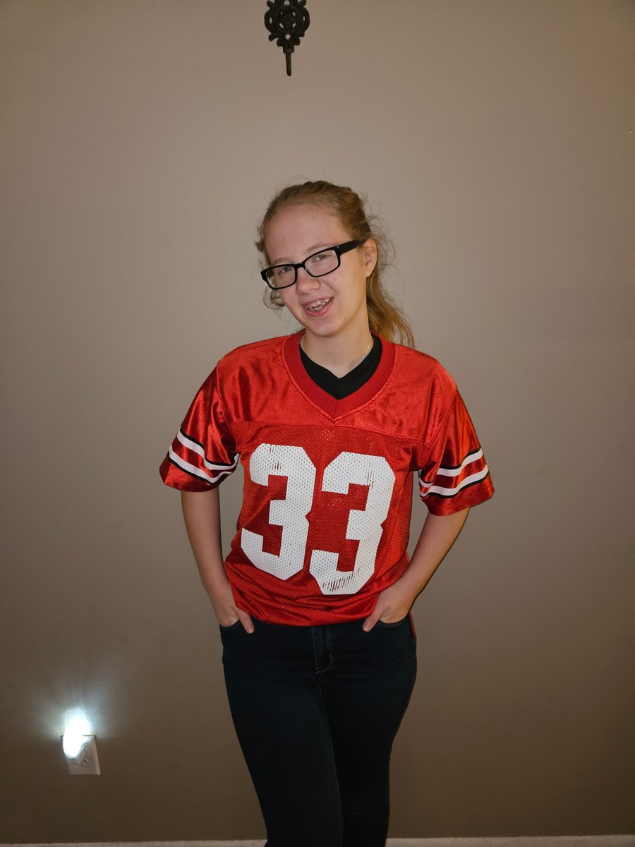 JoeAmerican6771's tweet photo. It's Jersey Day at school today.
So my #AutismAngel decided to wear her @JLaurinaitis55 jersey.

#GoBucks 
#Buckeyes 
#BuckeyeNation
#Coll https://t.co/dSMyQeaXT7