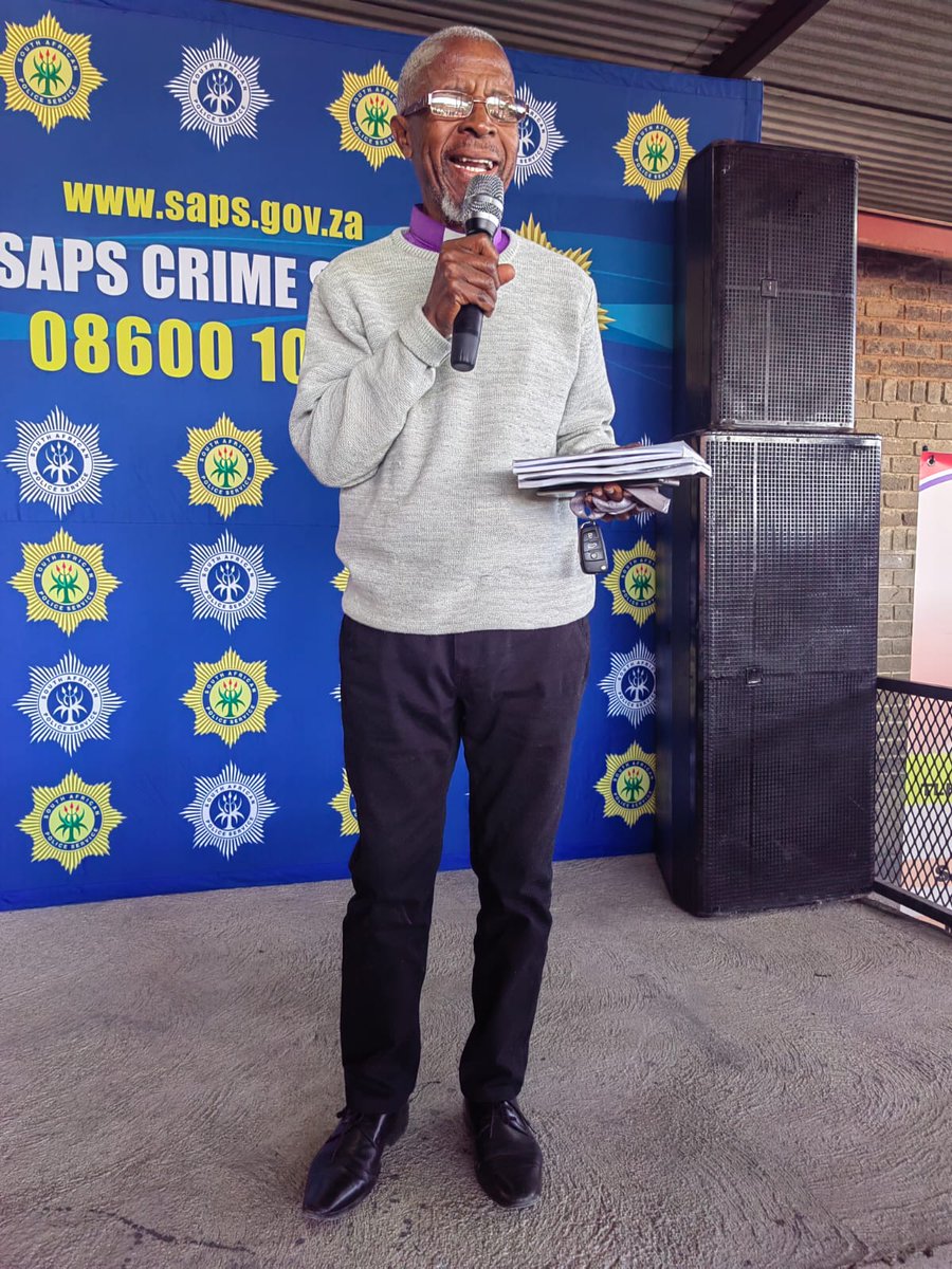SAPoliceService's tweet photo. #sapsNW [HAPPENING TODAY] Mahikeng #SAPS along with various role players including Government Departments, NGO's and Liquor Traders Associations are addressing members of the community at Signal Hill village, outside Mahikeng today for Paint Away Gender Based Violence & Femicide (#GBVF) Outreach. 

Signal Hill is one of the areas with escalating GBVF related crimes in the policing precinct of Mahikeng, hence the Outreach which is intended to sensitise the community including patrons about the scourge, of which liquor is the main crime generator. The outreach is also aimed at creating awareness through painting of GBVF message on the wall of identified taverns, in this instance, "On Your Way Tavern" in Signal Hill. #EndGBV #CommunityOutreach ME