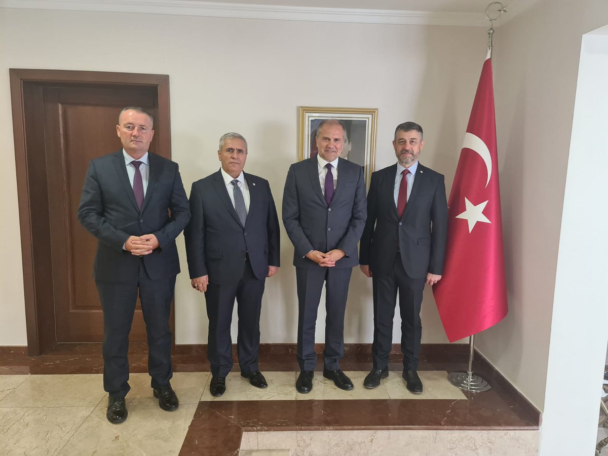 visionedumk's tweet photo. Uluslararası Vizyon Üniversitesi Rektörü Prof.Dr. Ahmet Vecdi CAN, Rektör Yardımcısı Prof.Dr. Mensur NUREDİN, Mütevelli Heyet Başkanı Mefail RECEP’ten oluşan heyet T.C. Üsküp Büyükelçisi Hasan Mehmet SEKİZKÖK’ü ziyaret etti. https://t.co/o5pHwwMqvs