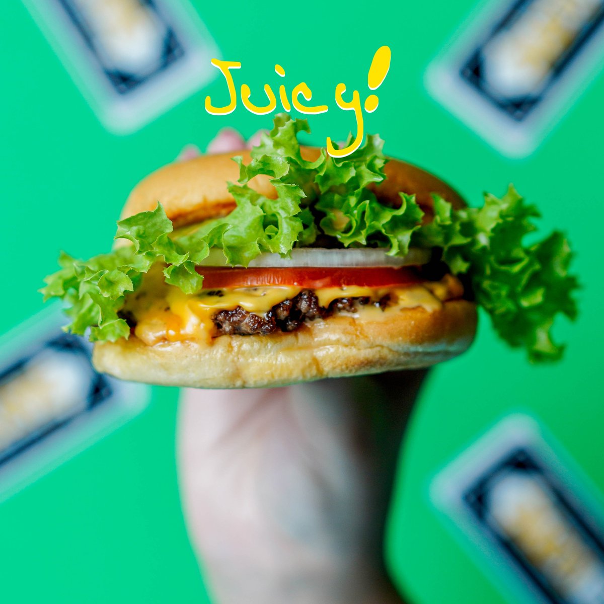 جمال البرجر عندنا خلاااااب 🤤💛

“savor the Finest Delights and don’t forget to say CHEEEESE!!”