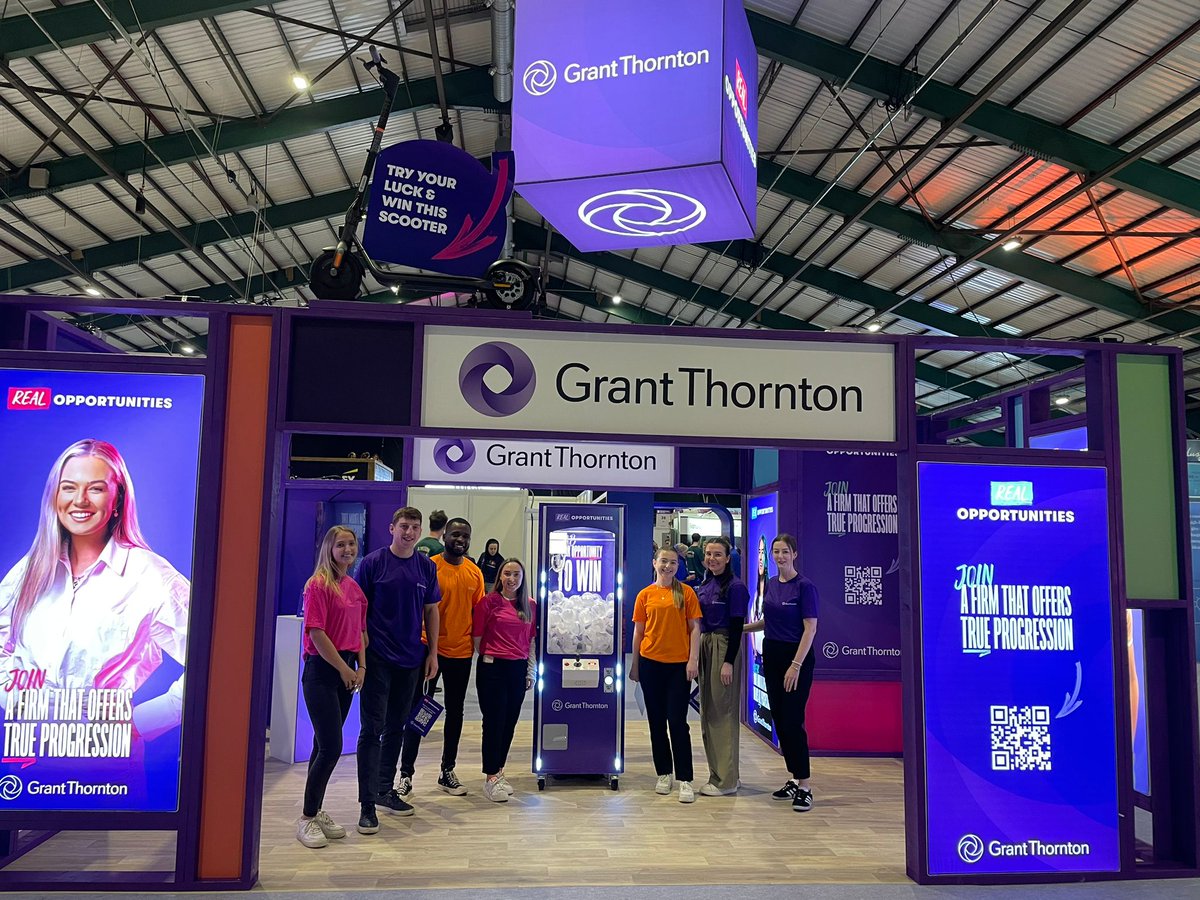 GrantThorntonIE's tweet photo. Our team are ready to go at the @gradireland fair in the RDS. Drop by our stand. You could win a prize!!!

#GTgradcareers #gradcareers #RealOpportunities https://t.co/nAAR4oTcgy