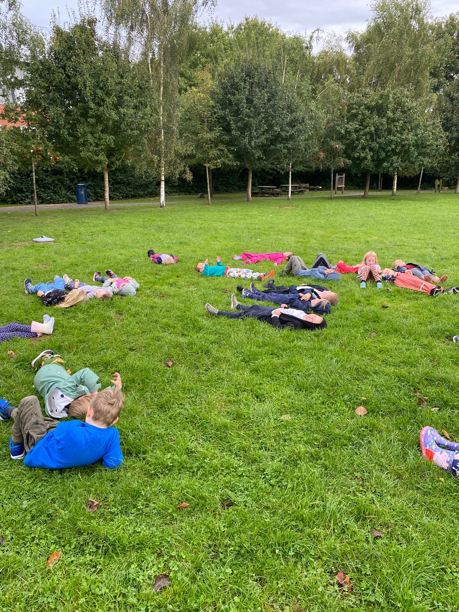 BoughtonHeath's tweet photo. Year 1 are listening to the sounds Little Billy might have heard. #minpins https://t.co/92o7Gr9Nwd