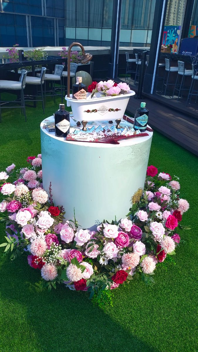 YDBGS's tweet photo. Launching #hendricksfloraadora - Soiree, Surabaya https://t.co/4i6RCXOzjp