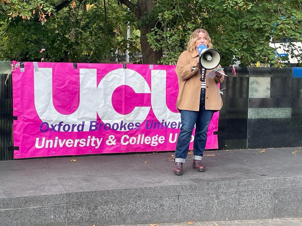 DrJoGrady's tweet image. Brilliant picket and meeting at @BrookesUCU this morning. A full day of meeting our members today 💪 

Let’s get the vote out! 🗳️ 

#ucuRISING