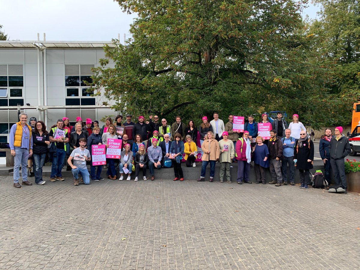 DrJoGrady's tweet image. Brilliant picket and meeting at @BrookesUCU this morning. A full day of meeting our members today 💪 

Let’s get the vote out! 🗳️ 

#ucuRISING