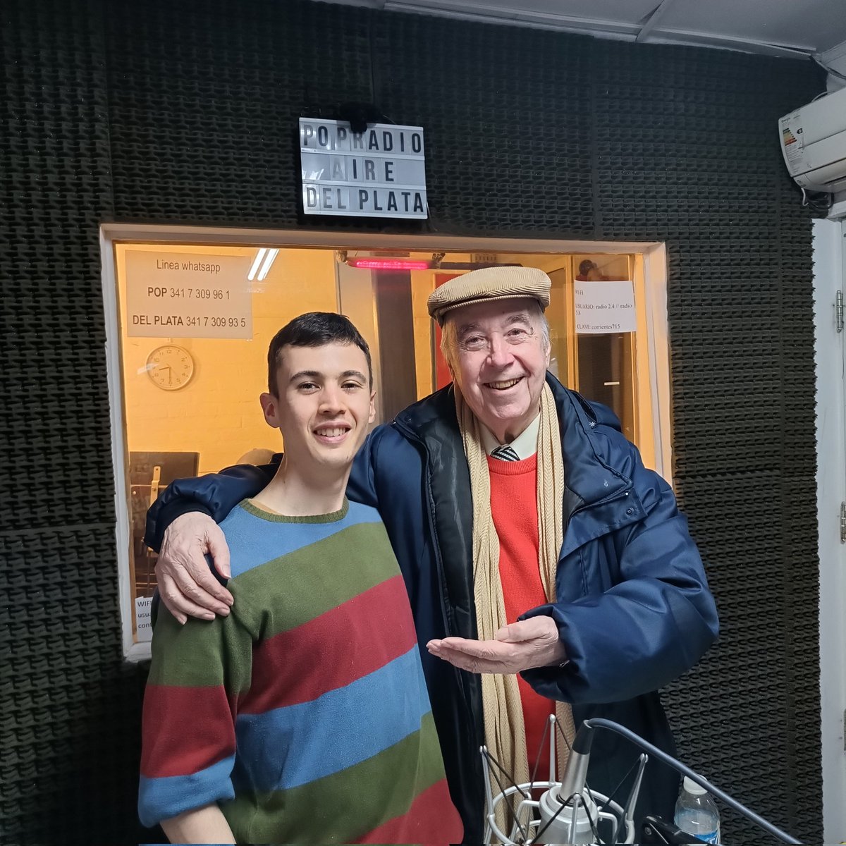 #NochedeNoticias 🎙️📻 // ¡¡¡Muchas gracias #RobertoLara por venir al programa N° 42 de #NochedeNoticias por <a href="/DelPlataRos935/">DelPlataRosario935</a> FM 93.5 de Rosario de hoy!!!. 4️⃣2️⃣👤👤👤👤