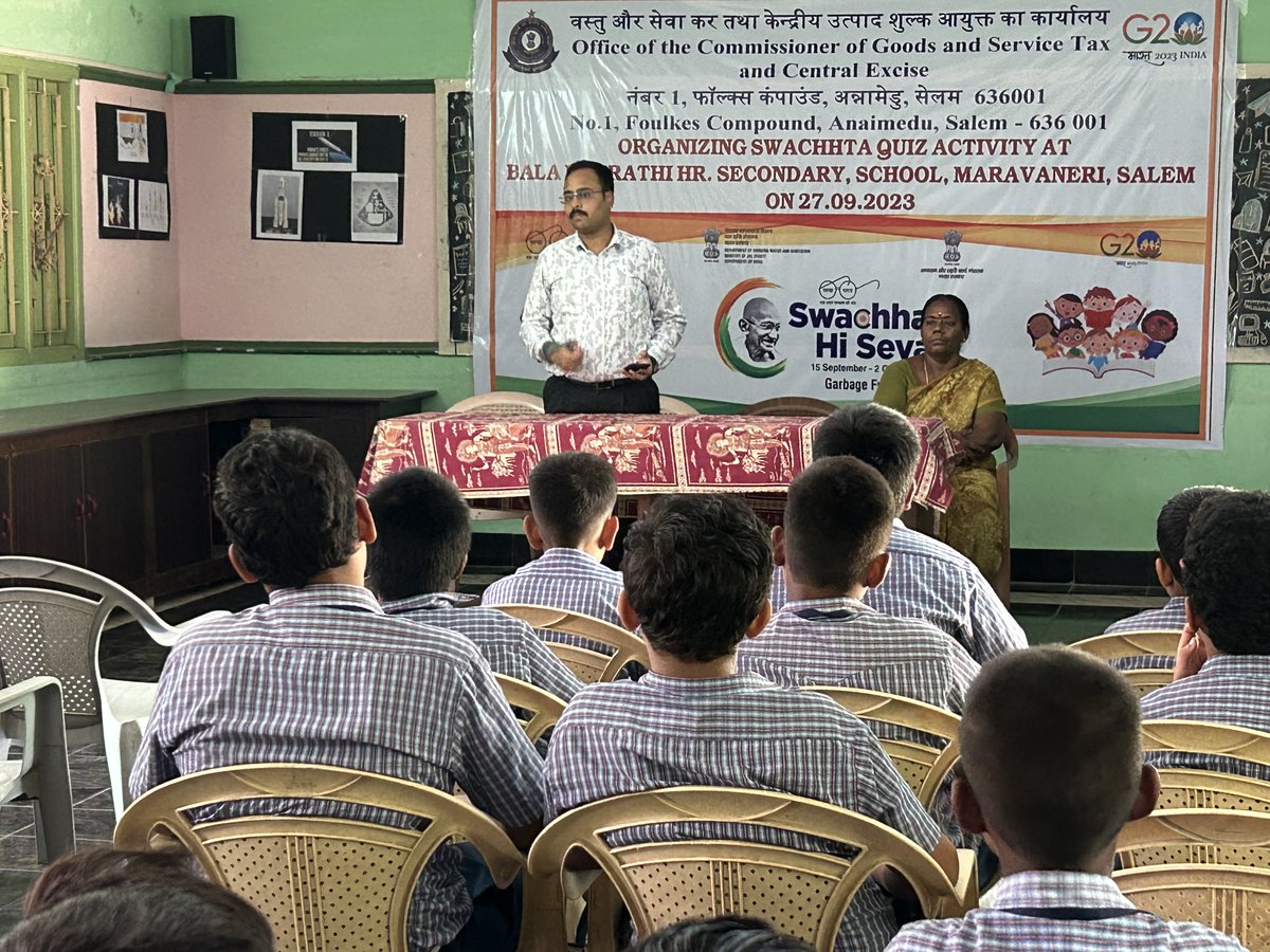 GstSalem's tweet photo. Anirudh R G, AC, of Salem CGST Commissionerate conducted an awareness programme and quiz on the importance of "Swachhata Hi Seva" &amp; "Clean India, Green India" in our surroundings. The students of Bal Bharati Hr. Sec School participated &amp; pledged to become Swachhata Ambassadors https://t.co/tbJNxsdoxk