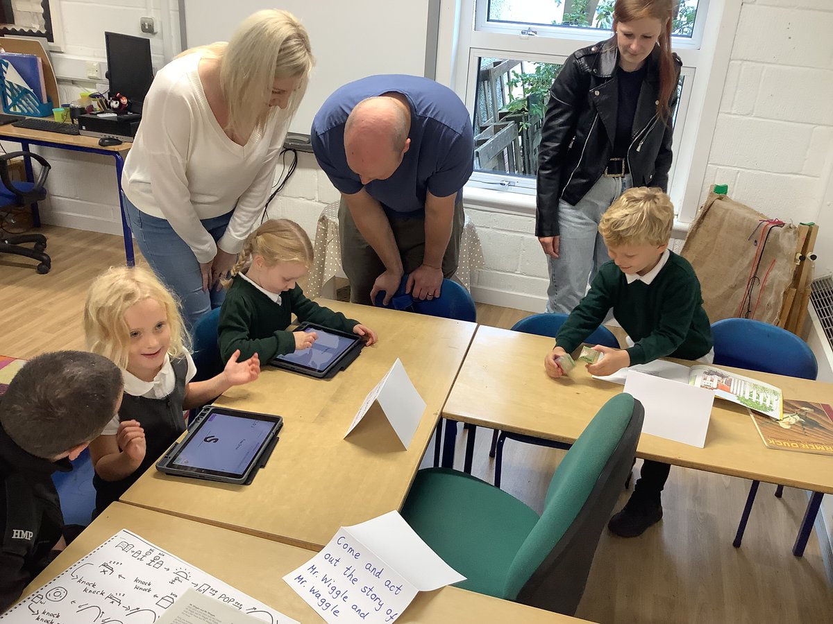 stmargaretsps's tweet photo. Primary One Reading learning Event session 2, great to see so many grown ups joining in with our reading activities. #p1stmargarets #readingevent https://t.co/mtoXJpMv43