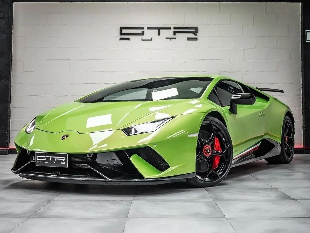 DailyLamboTM's tweet photo. Lamborghini Huracán Performante ✨️ https://t.co/VNbd14CTB7