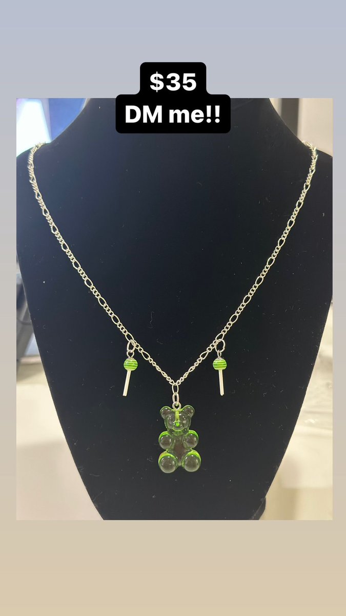 marcellular's tweet photo. More stuff 💕💕 please give her a follow on Instagram @/sleepyvicki and on twitch! #handmadejewelry #girlyjewelry #etherealjewelry https://t.co/72GBojHGbe