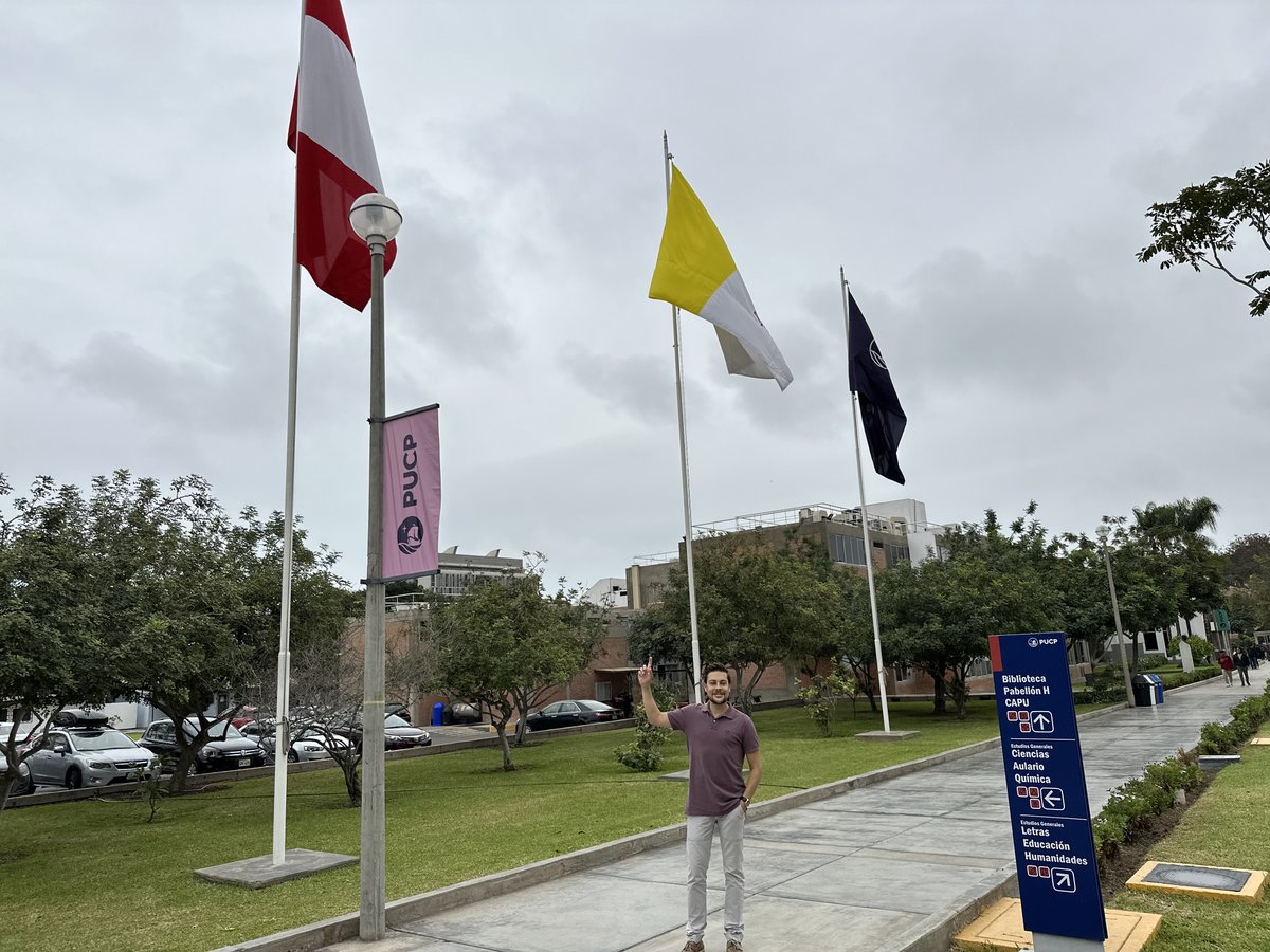 alfonsogb_'s tweet photo. Durante mi estancia en la @pucp , he tenido la oportunidad de estar en contacto con investigadores del @iapucp , gracias al Prof. Dr. @CSARARMANDOBEL2 , con el cual vamos a colaborar en proyectos futuros. También participe en la impartición del Workshop https://t.co/oNbhOS4ekC https://t.co/BYmnZvP6vZ
