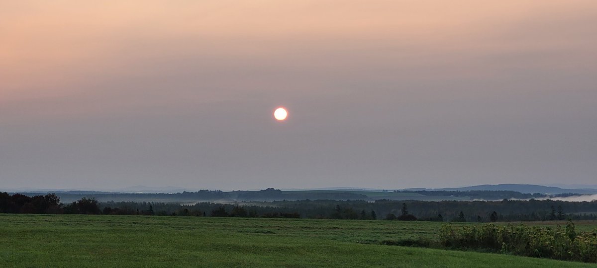 We couldn't see sunrise this morning due to thick Canadian Wildfire Smoke. The sun had to rise above 2.5° to see it. Can stare at it without sunglasses right now. This is Alberta Fires causing the smoke. #mewx #maine #wildfiresmoke