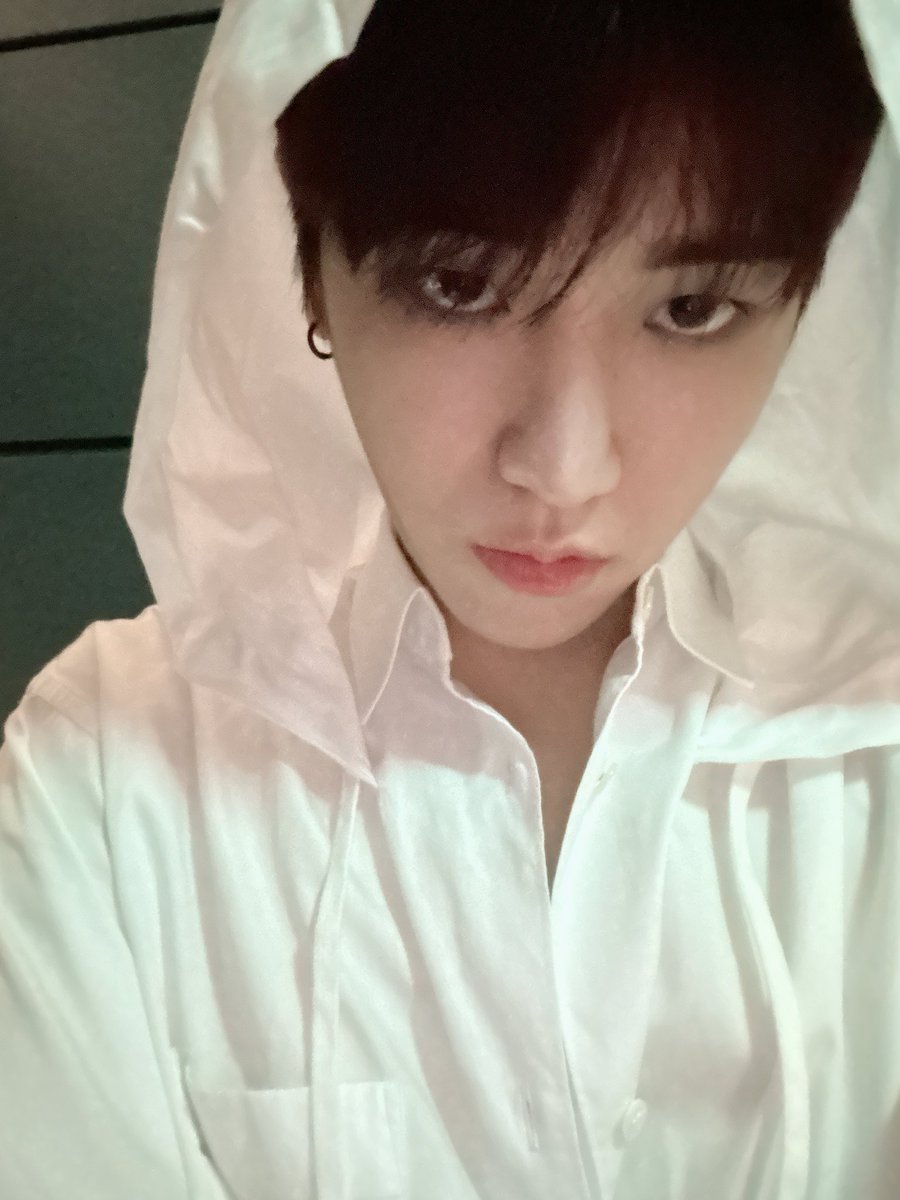 BOYNEXTDOOR_twt's tweet photo. How are you?
#BOYNEXTDOOR #RIWOO #리우 https://t.co/sYXE3uwoUk