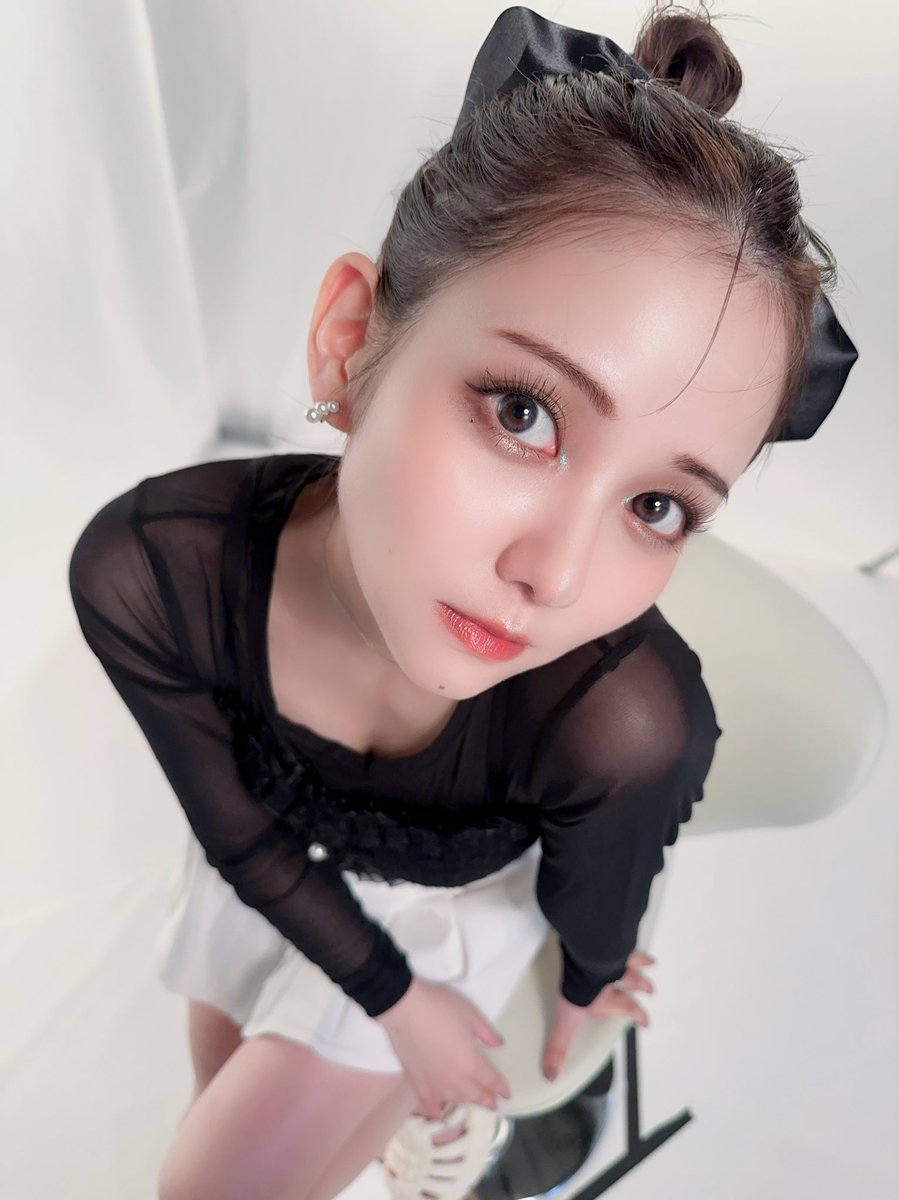 sugales_noah's tweet photo. お知らせです。中国初のコスメブランド、VEECCI(ヴィーチ)のイメージモデルになりました🧠🎀💦

コスメブランドのイメージモデルは実は前々からとてもやりたかったお仕事だったので嬉しすぎます。毎日推しごとしてくれる皆さんのお陰ですね。日本デビューしたVEECCI、皆でお揃いしようね〜。 https://t.co/fC6n7k93Kp