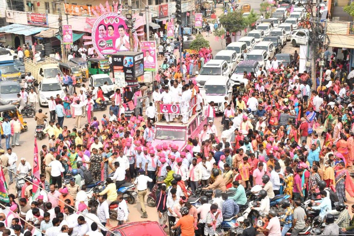 Mdariftrs's tweet photo. Participated in the rally conducted by @MarriRajasekar Anna
In Malkajgiri constituency...
#Massrally 🔥
#Malkajgiri
#Marrirajashekerreddy
#TeamMRR https://t.co/PxnEReUpWl