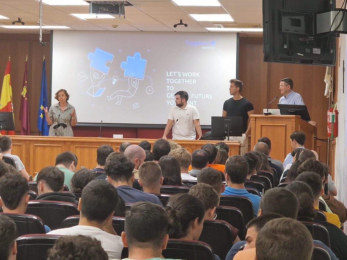 UCAM Universidad tweet media