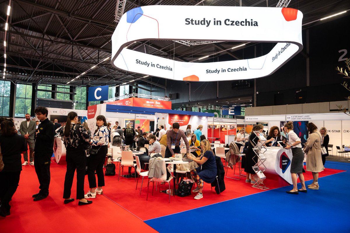 dzs_cz's tweet photo. 📣V Rotterdamu začal veletrh a konference #EAIE2023, největší evropská událost v oblasti internacionalizace VŠ vzdělávání.
Společně s českými univerzitami reprezentujeme Česko na národním stánku #StudyInCzechia. 🇨🇿 🌎
ℹ️Více na webu 👉 https://t.co/1ktBSYxm43 https://t.co/eRq1yzEwkV