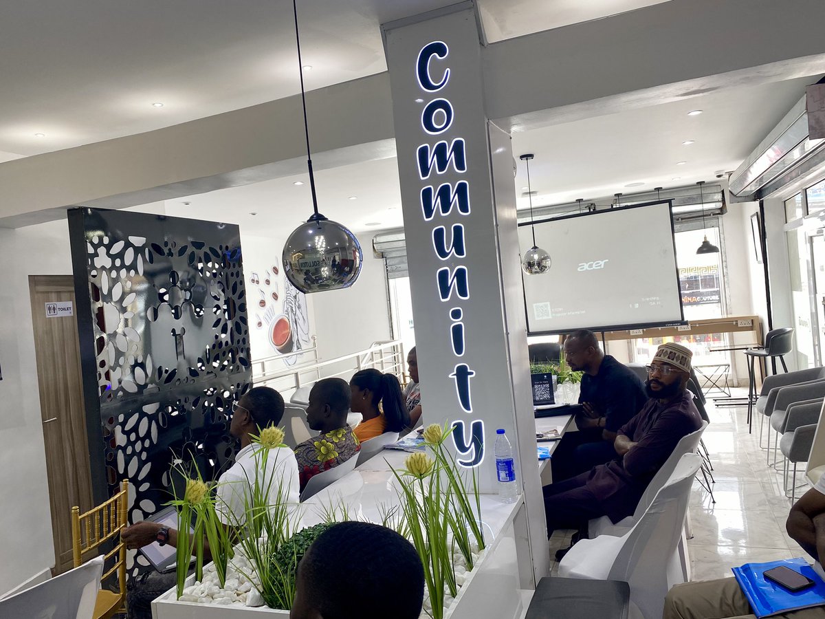 OwerriDigital's tweet photo. @UjuakuAkukwe’s ongoing session on how digital tools can help with arts, culture and entertainment.
#OwerriDigitalHangout https://t.co/BBnswb8ZAl