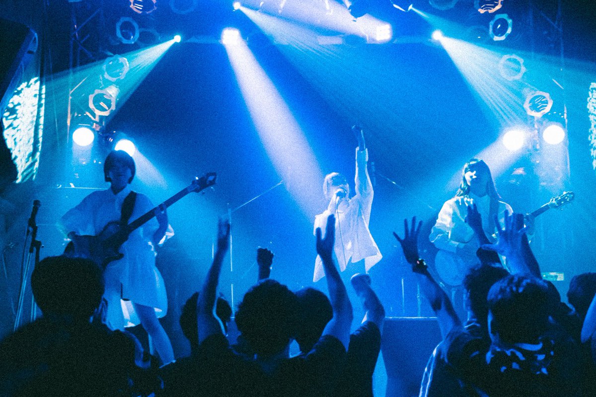Lanuit_Official's tweet photo. ｜La nuit｜
ONE MAN LIVE "Endroll"
2023/09/25 @clubvijon

┈┈┈┈┈┈┈┈┈┈┈┈┈┈┈┈┈
1. 鼻につく死臭の中で交合いましょう
2. 赫の煙幕
3. cell
4. Last Dance
┈┈┈┈┈┈┈┈┈┈┈┈┈┈┈┈┈ https://t.co/AMFaW3q2z3