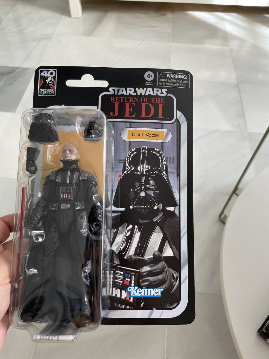 LliterasJose's tweet photo. Mail call! #StarWars #ReturnoftheJedi40 #TheVintageCollection #Hasbro #Kenner #DarthVader https://t.co/3JSdKBGsaL