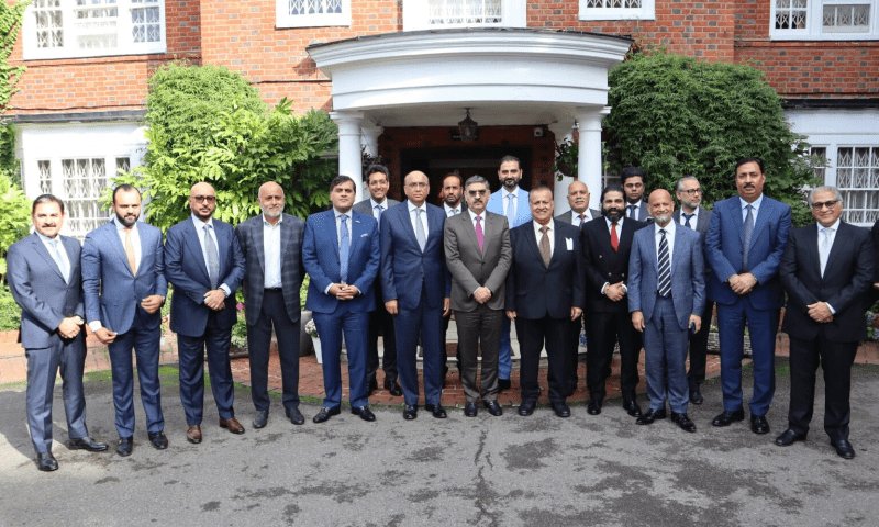 scan_sky's tweet photo. Pakistan Air Force 🇵🇰 - Gulfstream IVSP - J-755 - #PFF2
Pakistani Caretaker Prime Minister Anwaarul Haq Kakar 🇵🇰 Departed London Luton Airport 🇬🇧.
The PM Met With British-Pakistani Investors & 'Notable' UK investment Firms On Monday.
Now Routing To Saudi Arabia 🇸🇦 https://t.co/FVGYFm8OUP