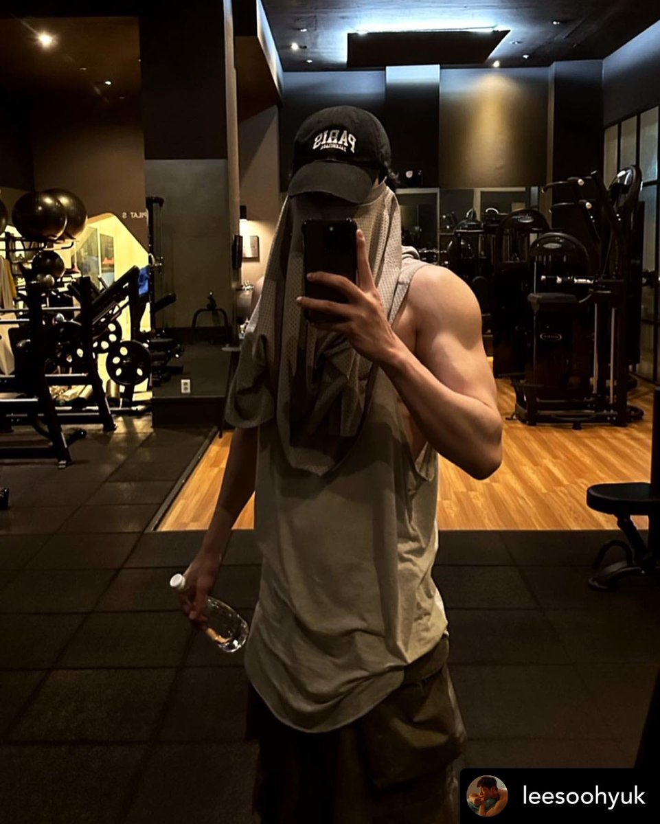 soohyukstagram's tweet photo. [2023-09-27]
2023.

https://t.co/B4xEqxvkpm

#LeeSooHyuk #이수혁 #イスヒョク #อีซูฮยอก #李洙赫 ​@LXXSXXHKKK https://t.co/lYL8JEcmTs